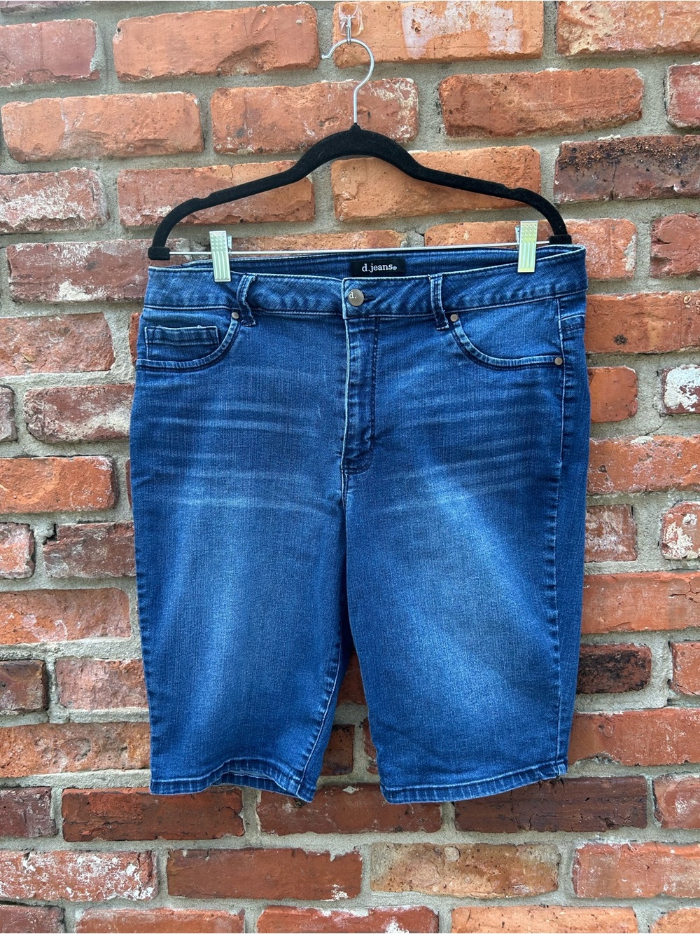 d. jeans Women’s Blue Denim Jean Shorts Bermuda 10” inseam Size 16